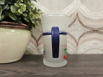 Thee beker matglas bosvruchten