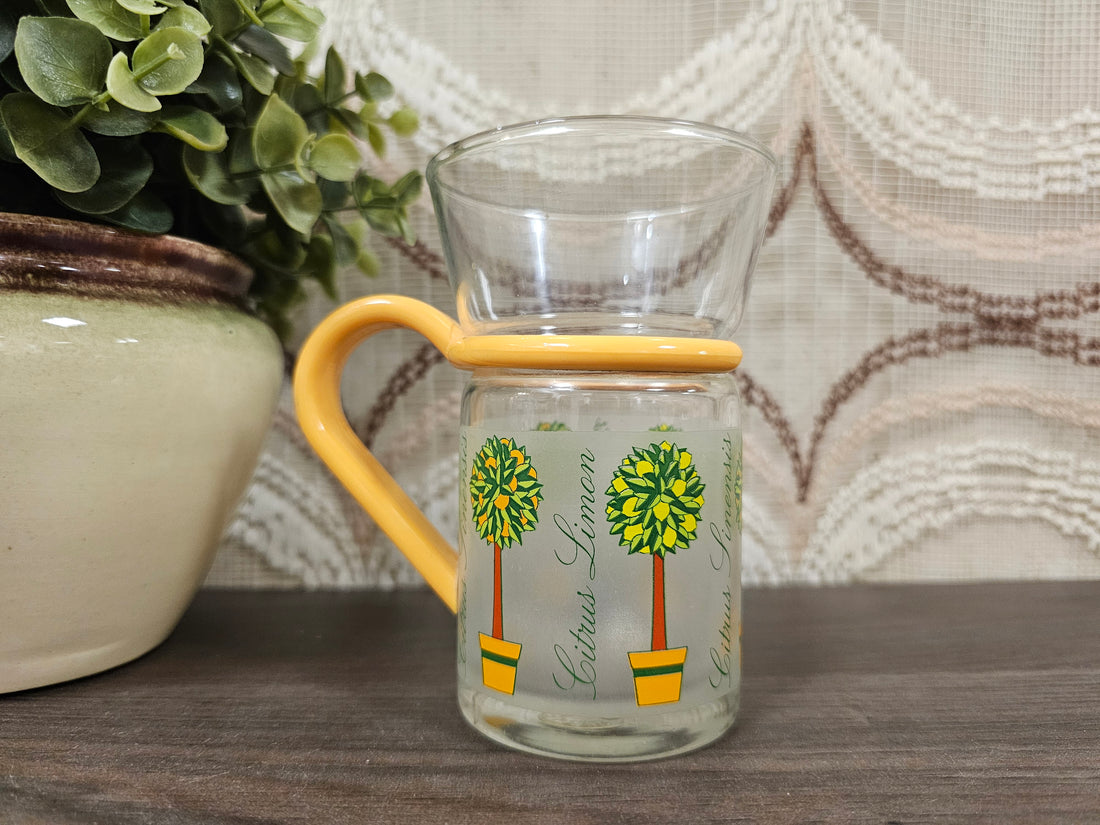 Vintage theebeker Citrus Limon met geel oor