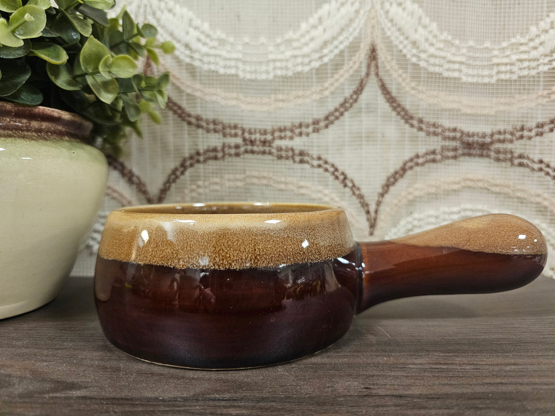 Vintage bruine fat lava kom met handvat