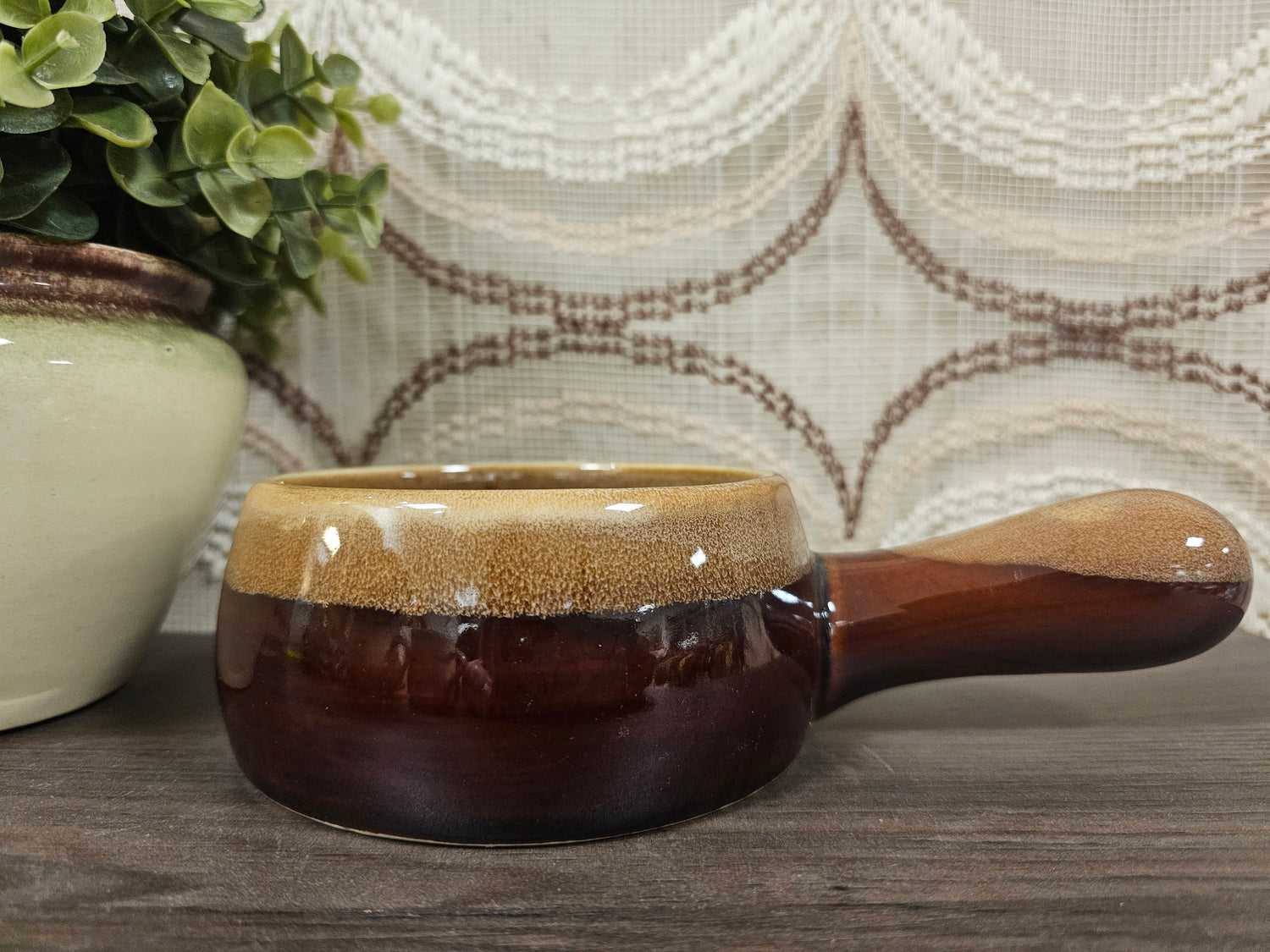 Vintage bruine fat lava kom met handvat