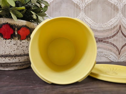 Tupperware trommel geel sterdeksel 15,5 x 11,5 cm