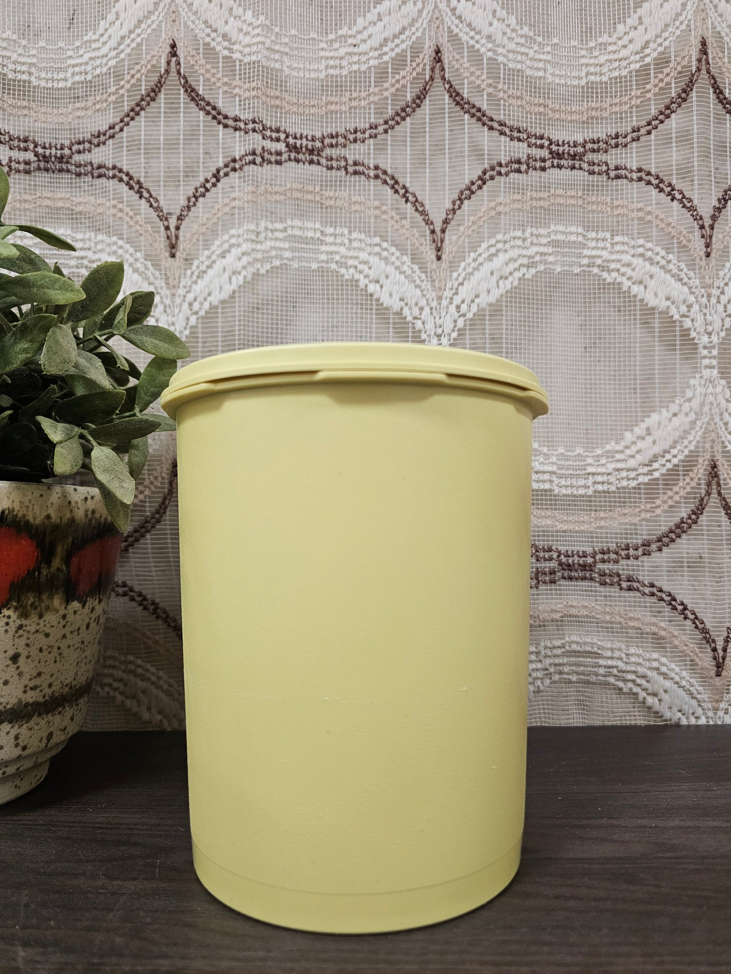 Tupperware trommel geel sterdeksel 17,5 x 14,5 cm