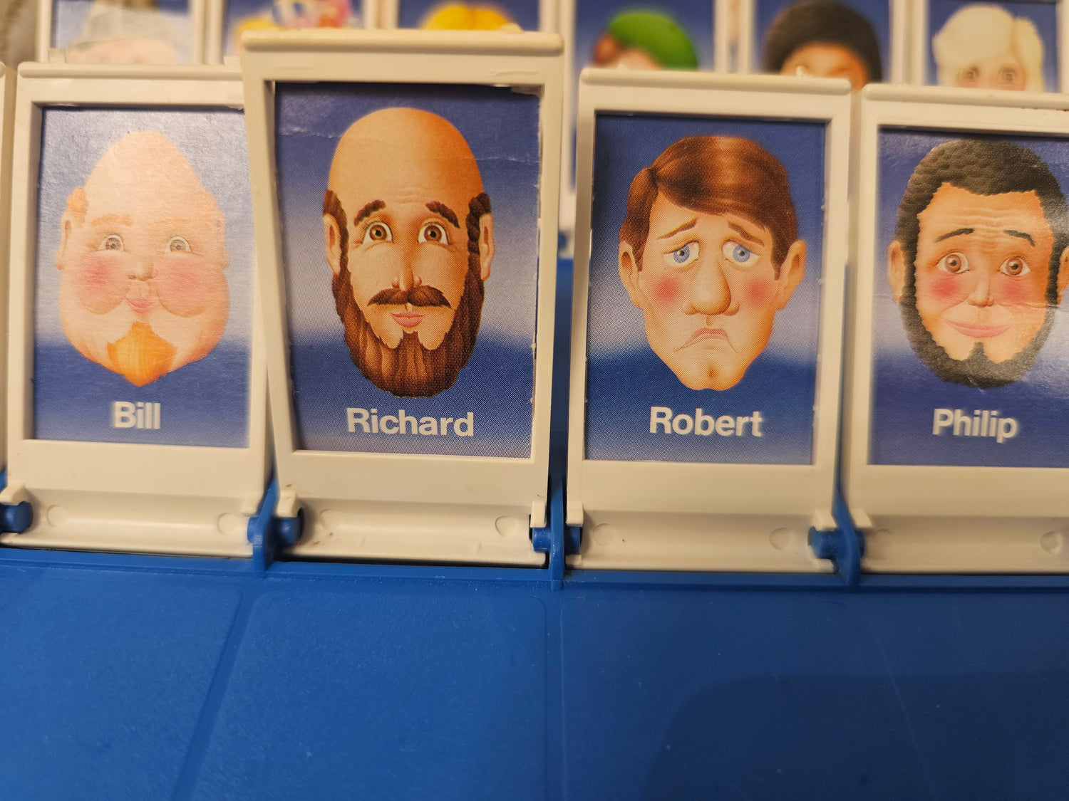 Wie is het? MB Spel jaren 80  vintage gezelschapsspel