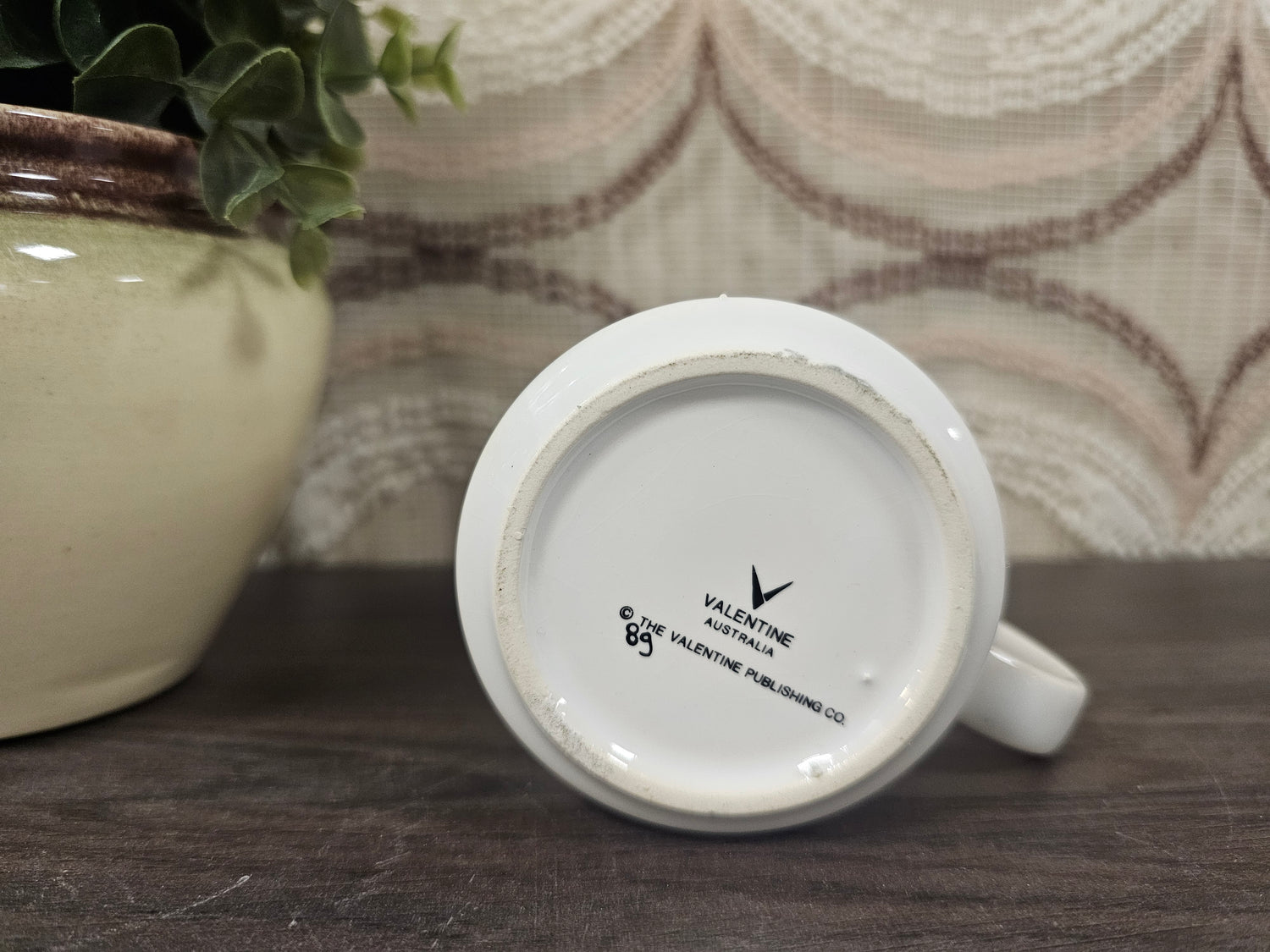 Sarah Kay vintage beker  kinderen bij bloemenmuur