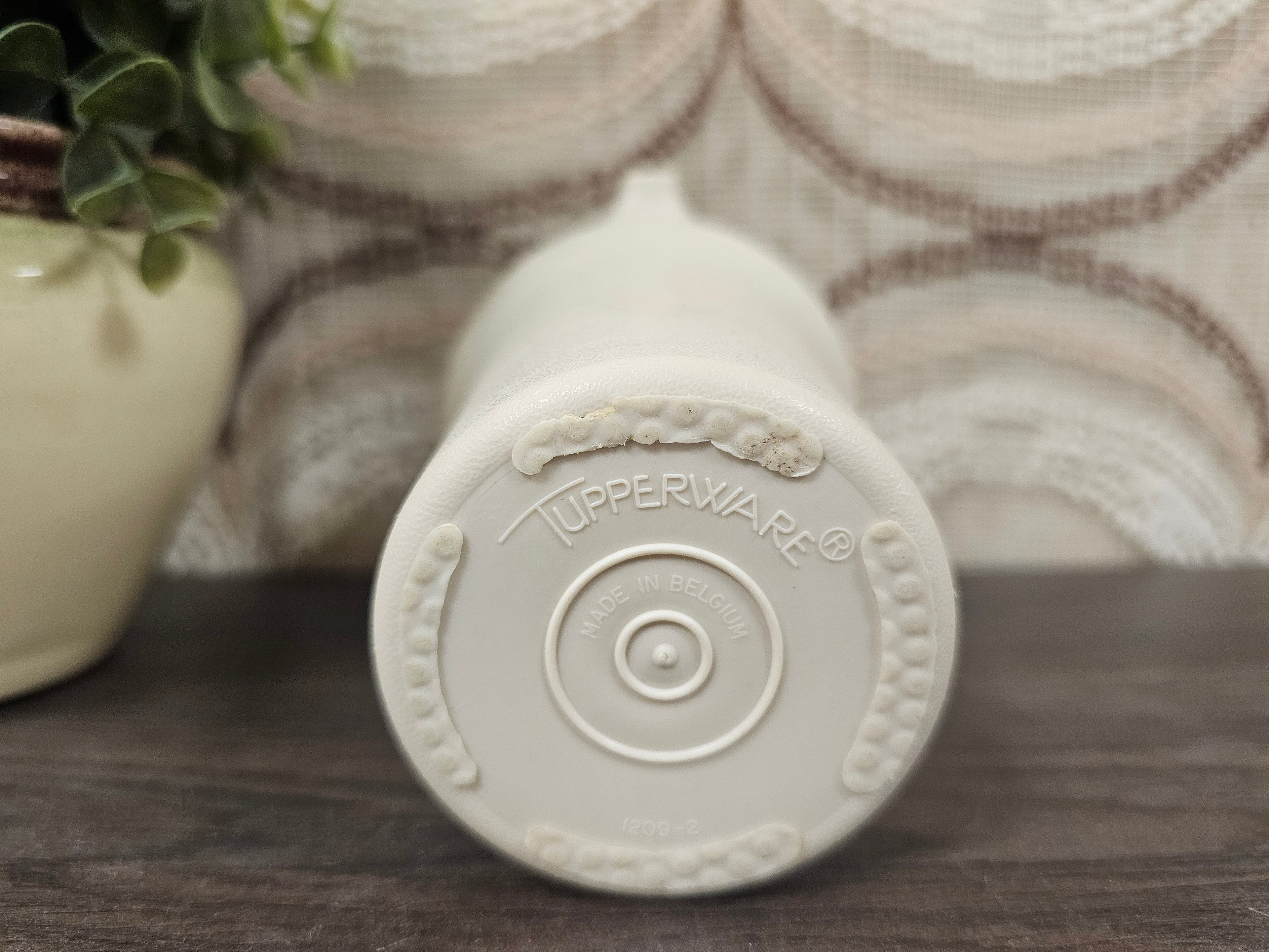 Tupperware kannetje cremekleur – 13,5 cm hoog