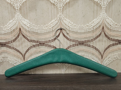 Skailederen kledinghanger groen met studs