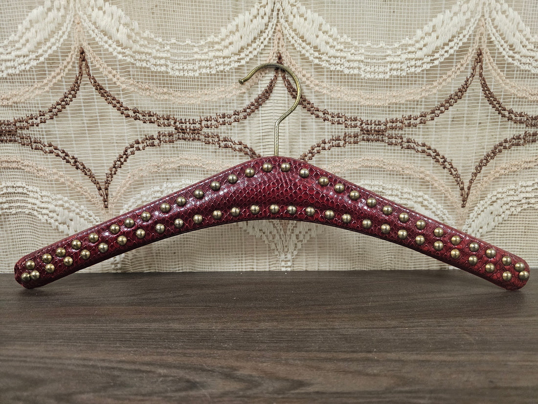 Vintage kledinghanger bordeaux studs