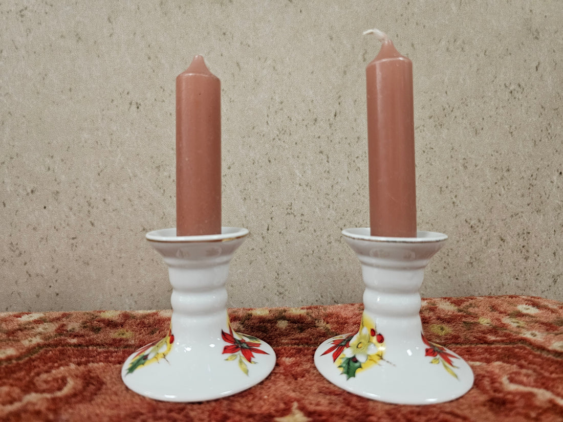 Vintage kerstkandelaars set van 2 witte kandelaars met kerststerdecoratie