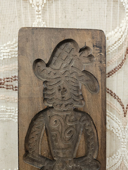 Grote speculaasplank vintage – hout 45,5 x 14,5 cm – figuur met hoed
