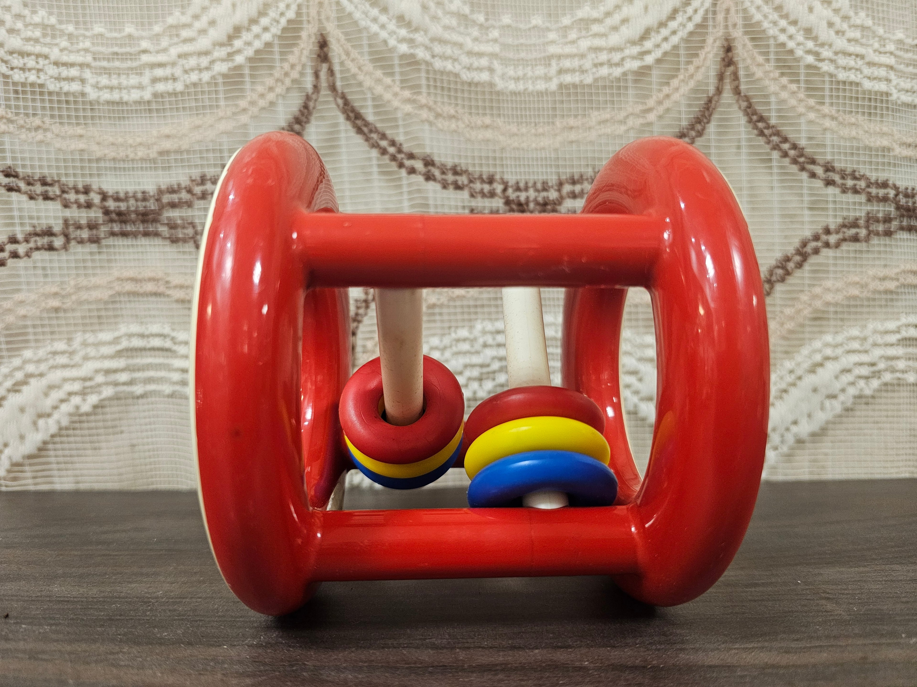 Vintage Ambi Toys rammelaar – rollend babyspeelgoed met kleurrijke ringen