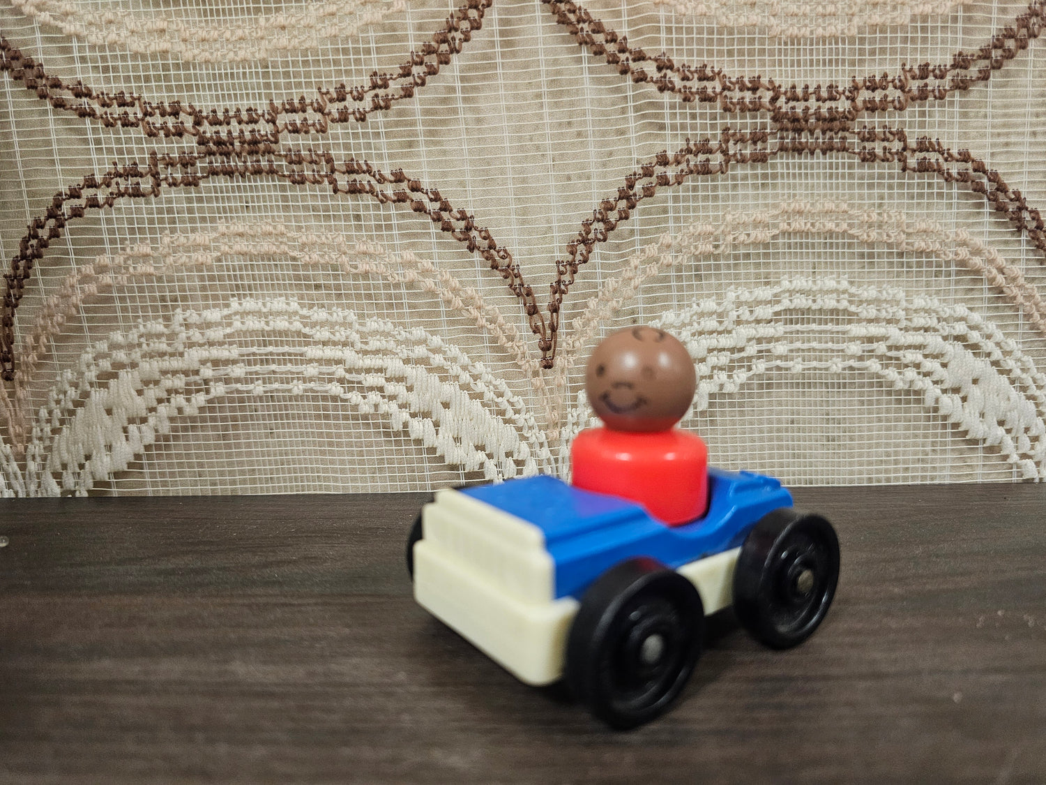 Fisher Price blauwe auto vintage poppetje jaren ’70