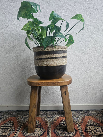 Brutalist houten kruk massief eiken bijzettafel