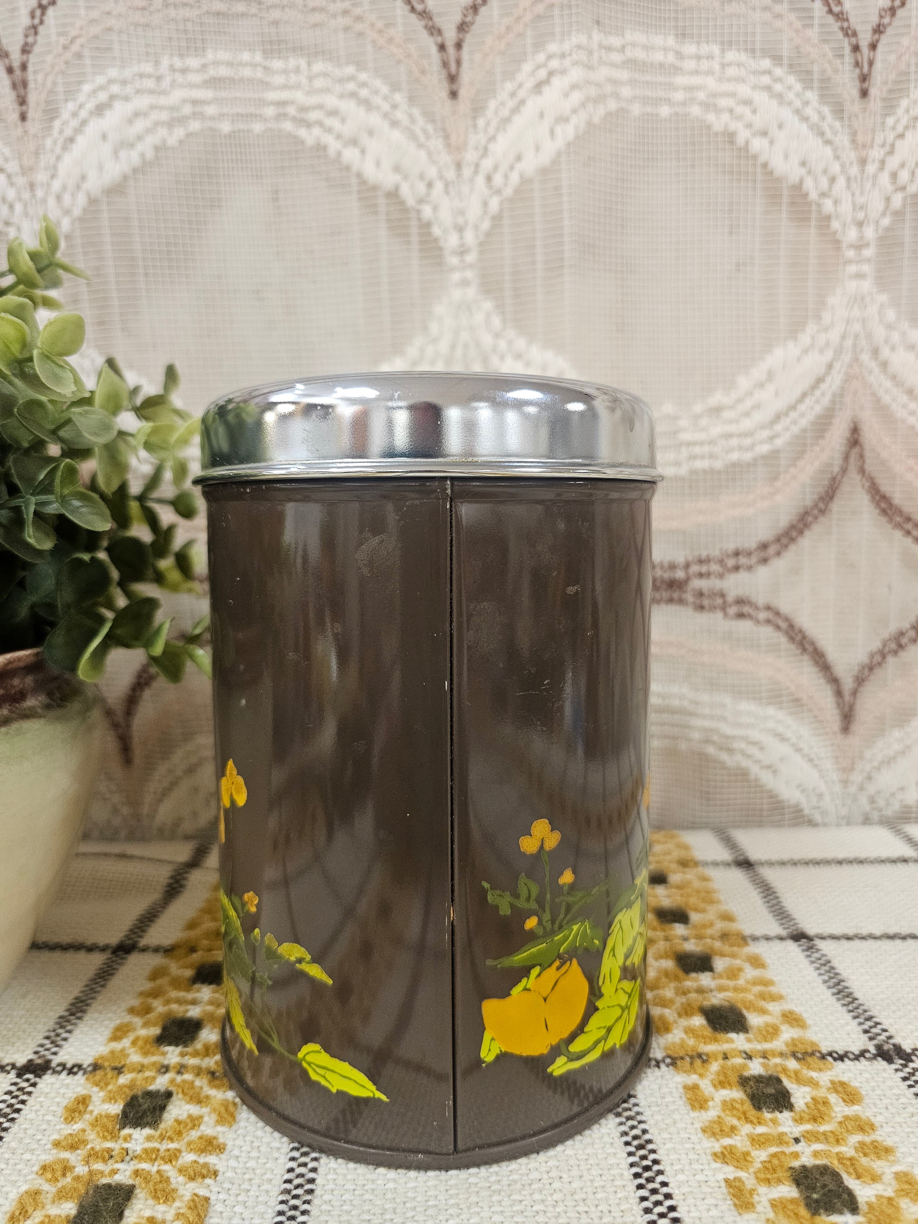 Brabantia boterbloem theeblik  vintage 16 cm hoog