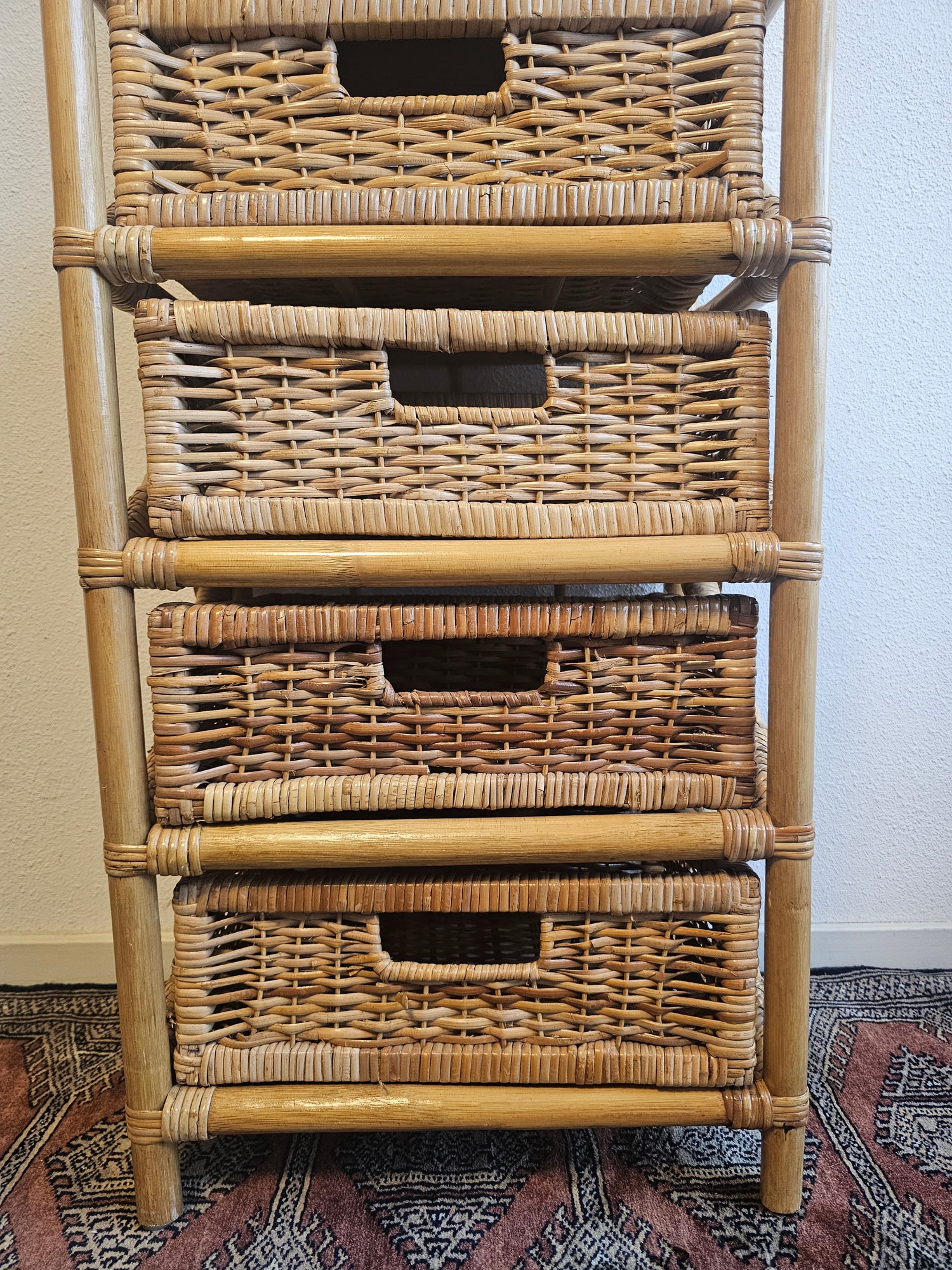 Vintage rotan ladekast met 4 lades 77 x 30 x 42 cm