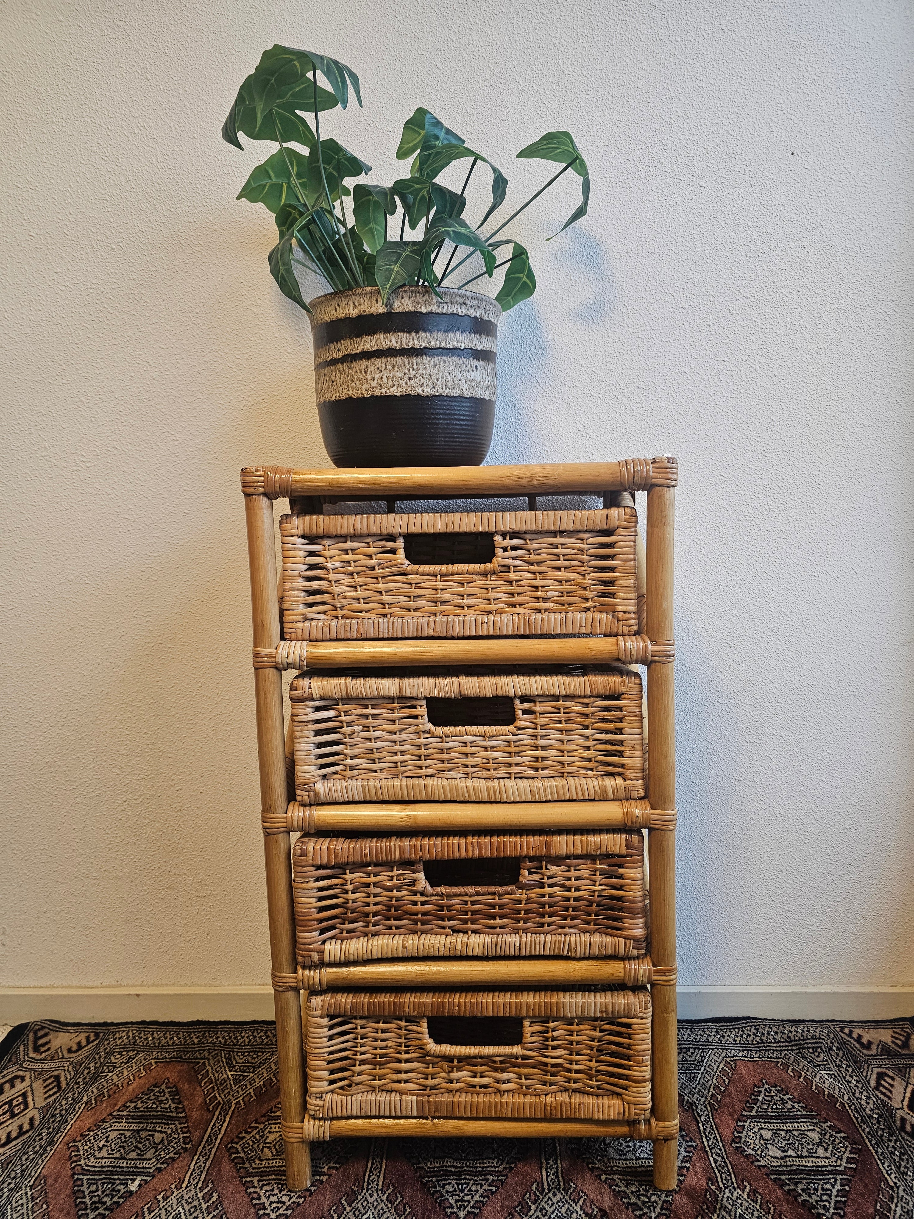 Vintage rotan ladekast met 4 lades 77 x 30 x 42 cm