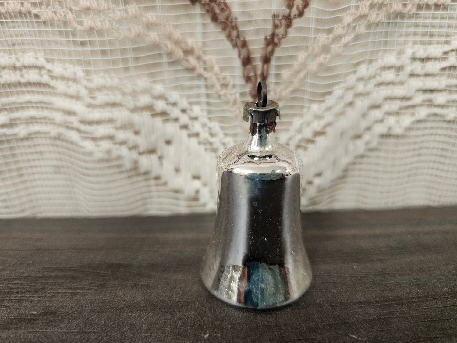 Vintage glazen kerstdecoratie bel zilver circa  5 cm