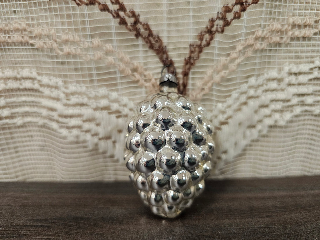 Vintage glazen kerstornament dennenappel zilver ca. 6 cm
