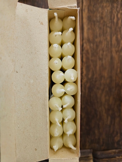 Witte vintage kerstboomkaarsjes in verpakking