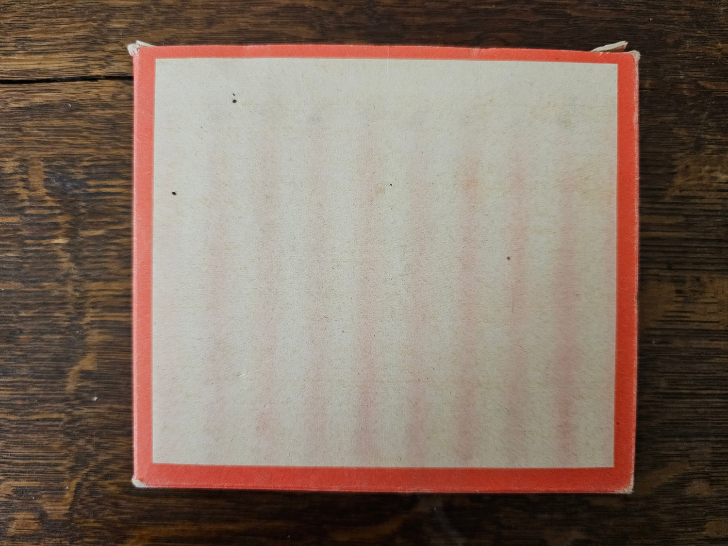 Rode vintage kerstboomkaarsjes in verpakking