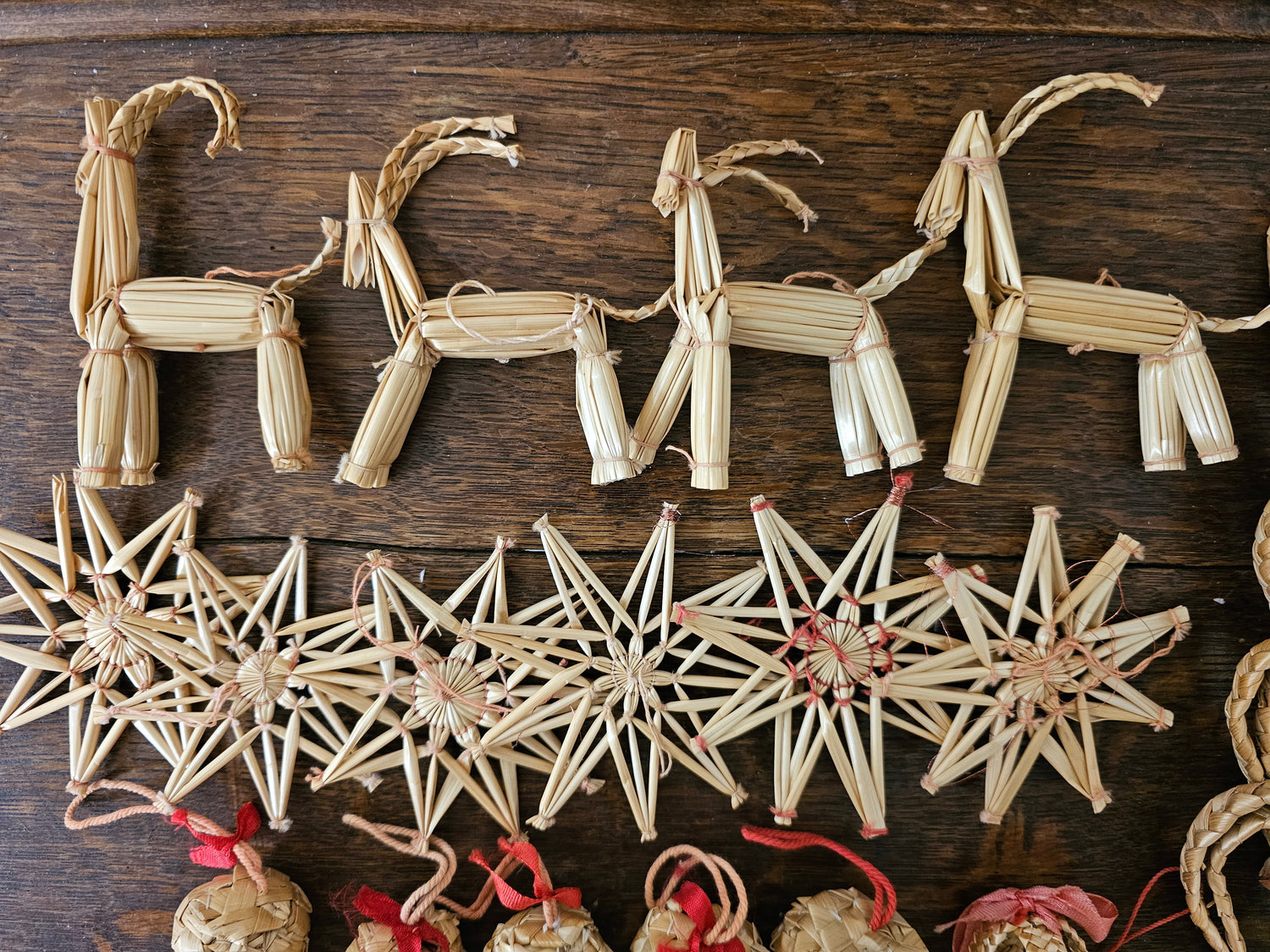 Zweedse kerstversiering van stro traditionele kerstdecoratie set