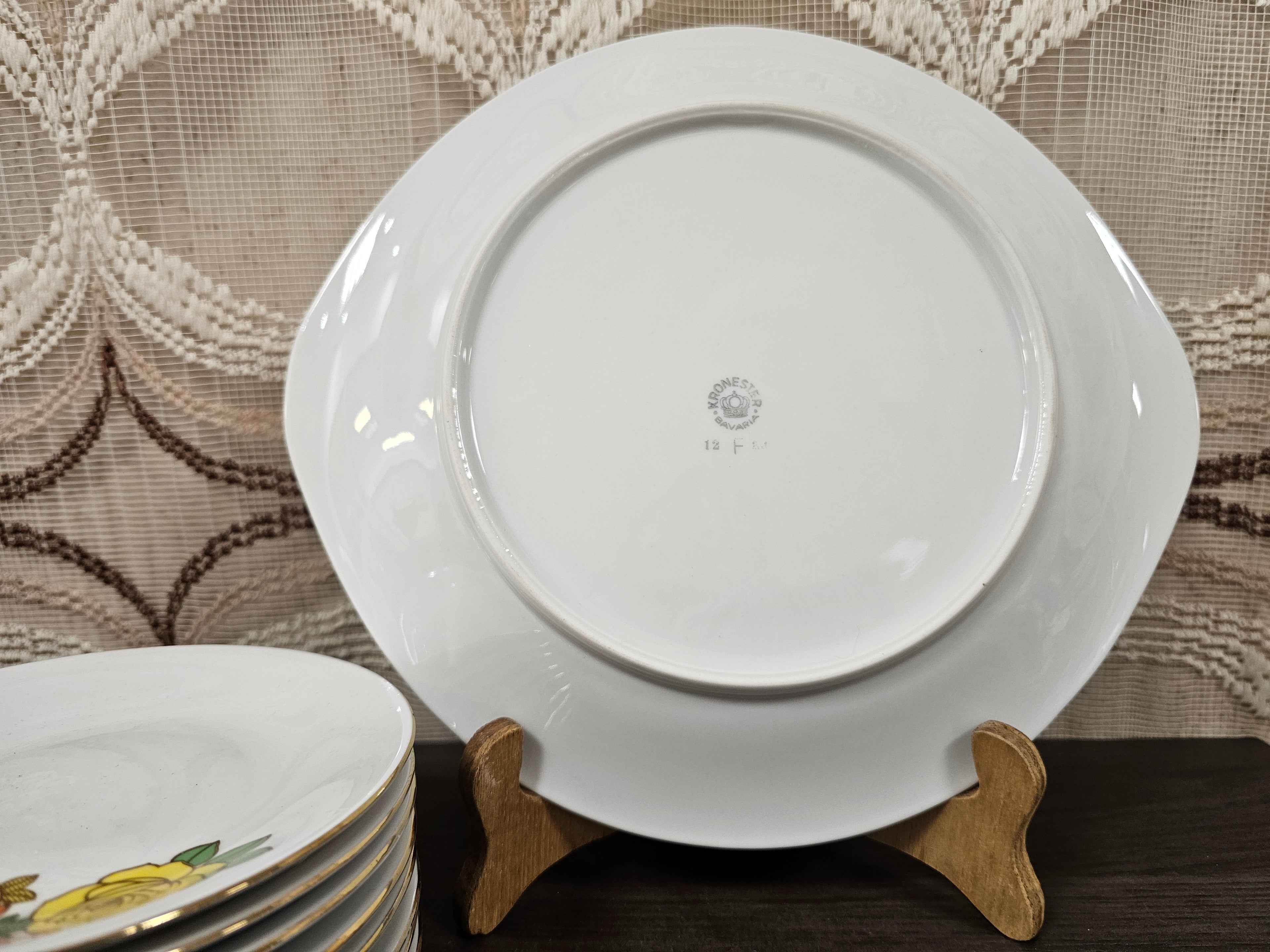 Kronestar Bavaria gebakset vintage bloemenprint, taartbord + 8 gebaksbordjes