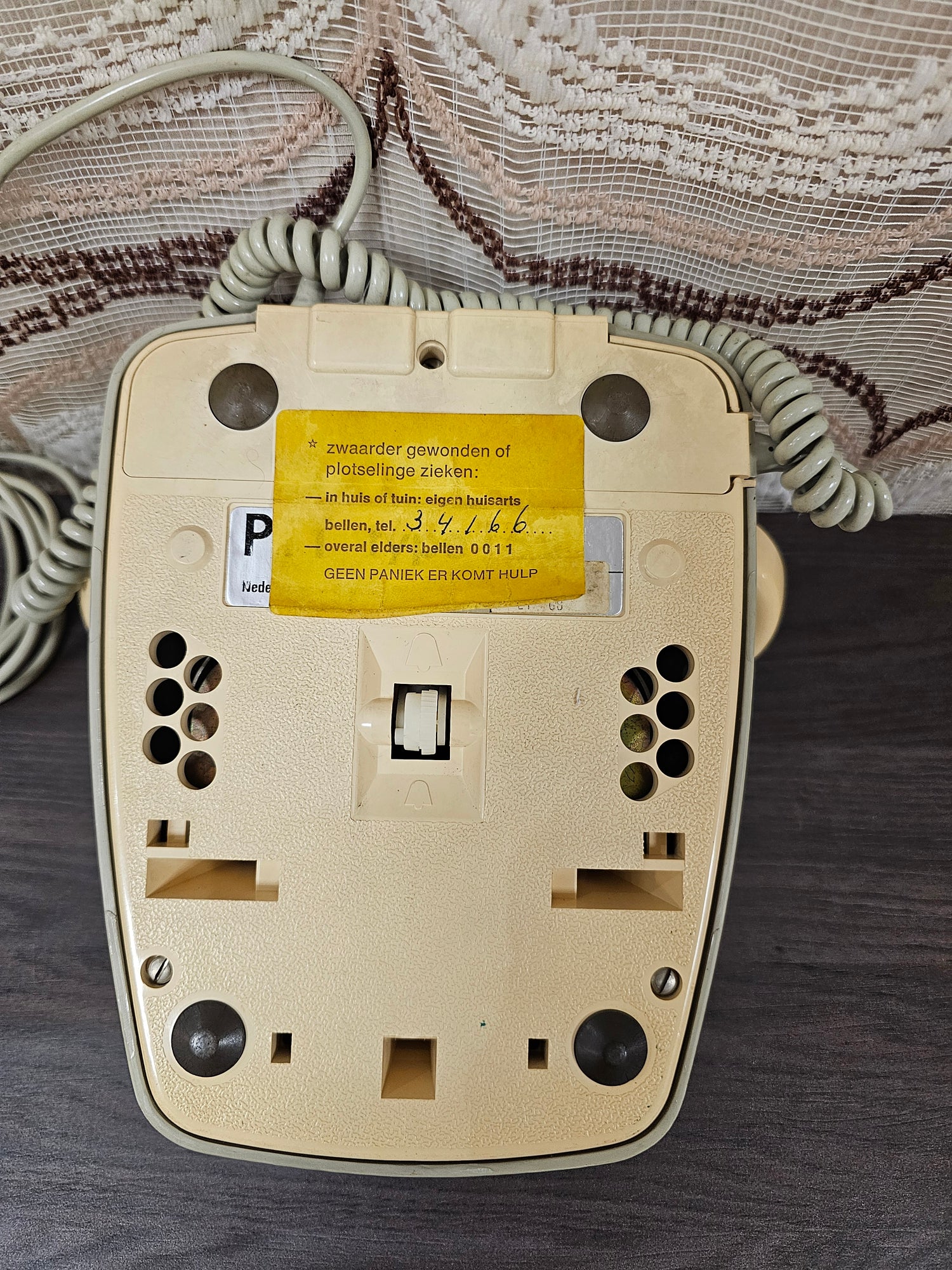 Vintage PTT T65 telefoon met draaischijf