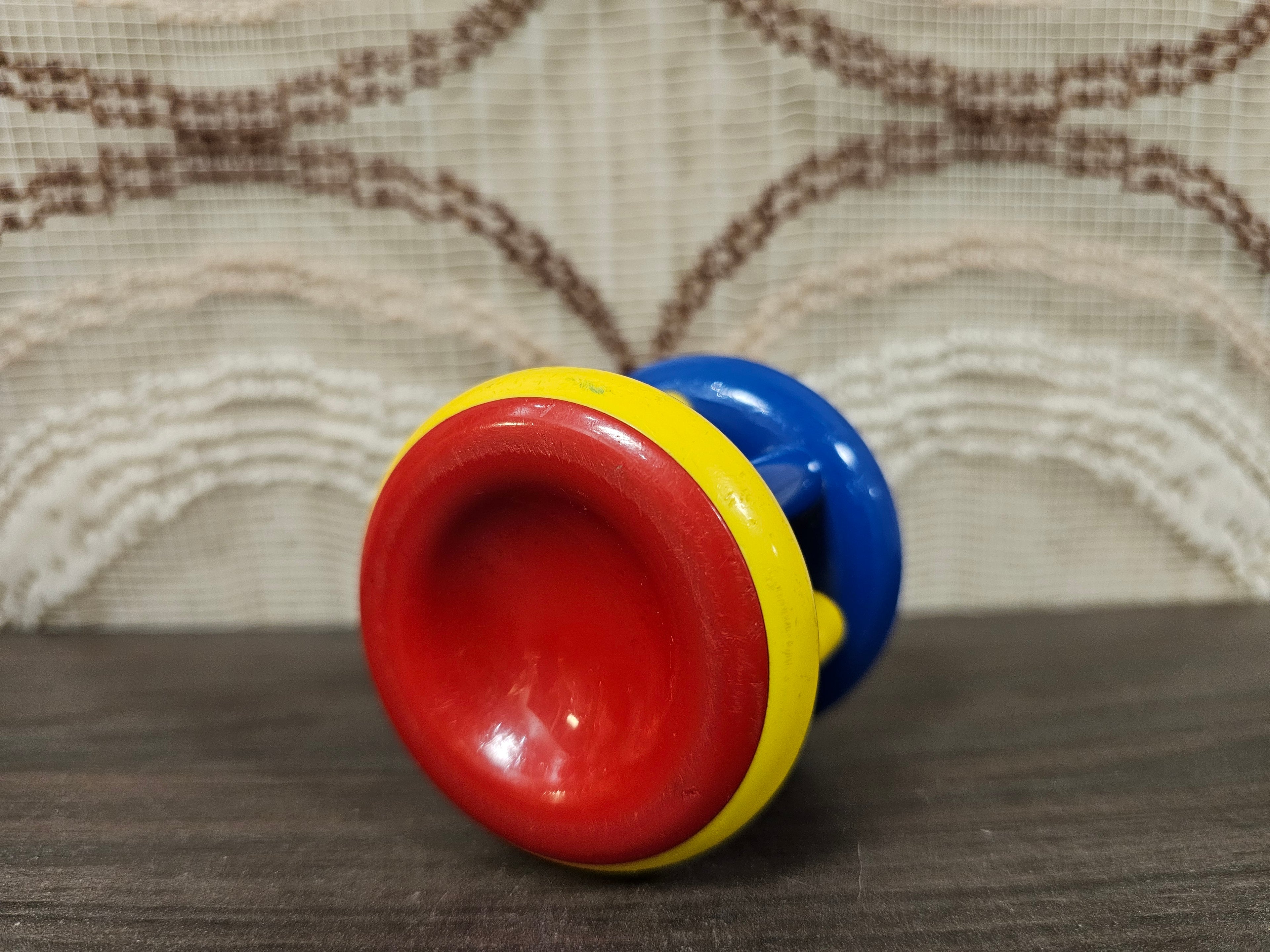 Ambi Toys bell roller rammelaar