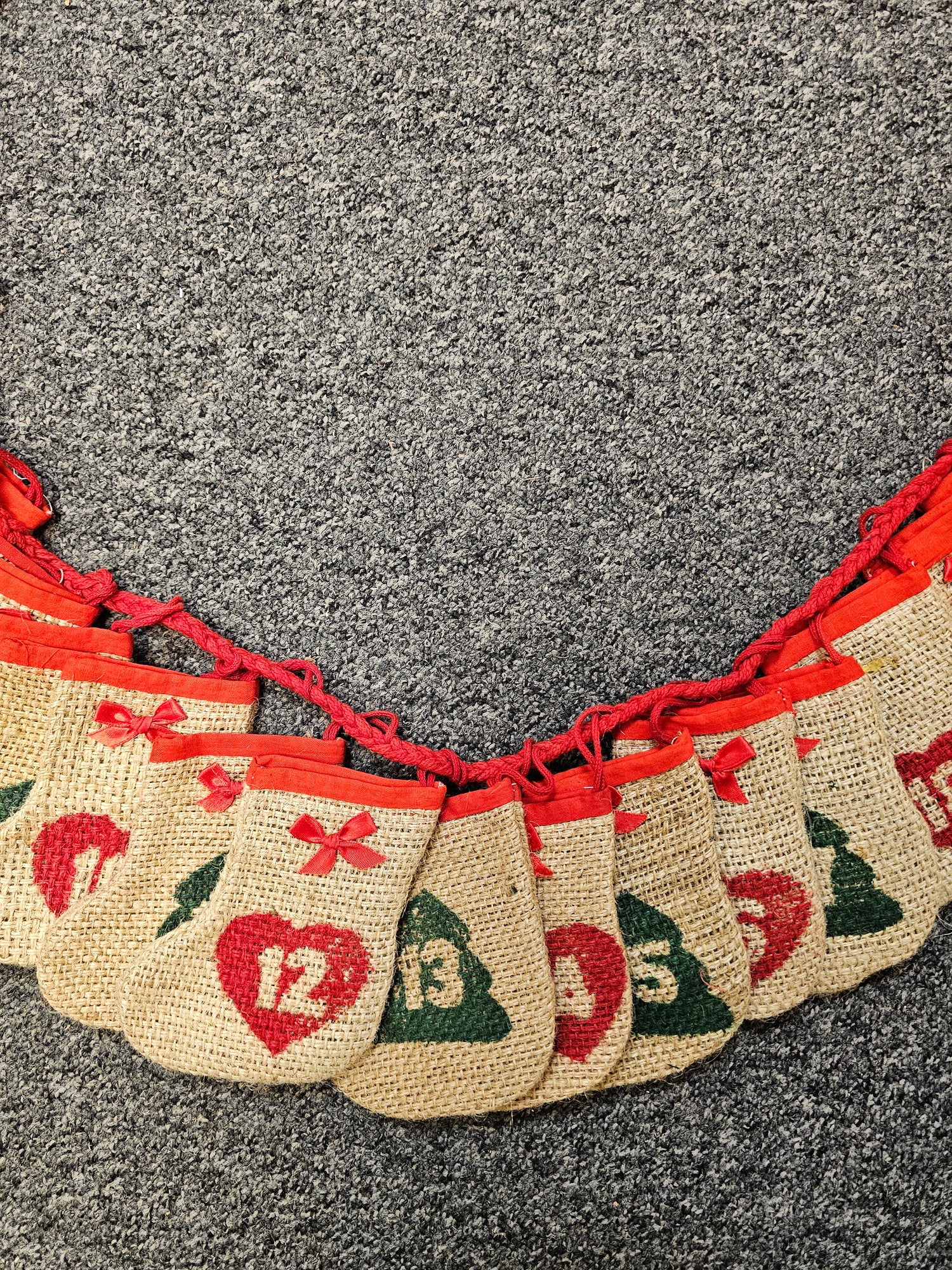 Vintage jute adventkalender met 24 zakjes