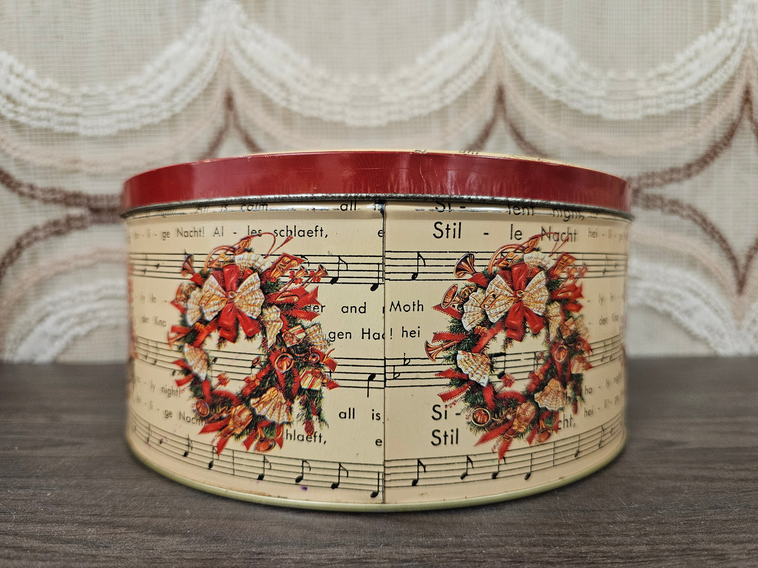 Vintage kerstblik Stille Nacht rond blik 20 cm met muziekblad en krans