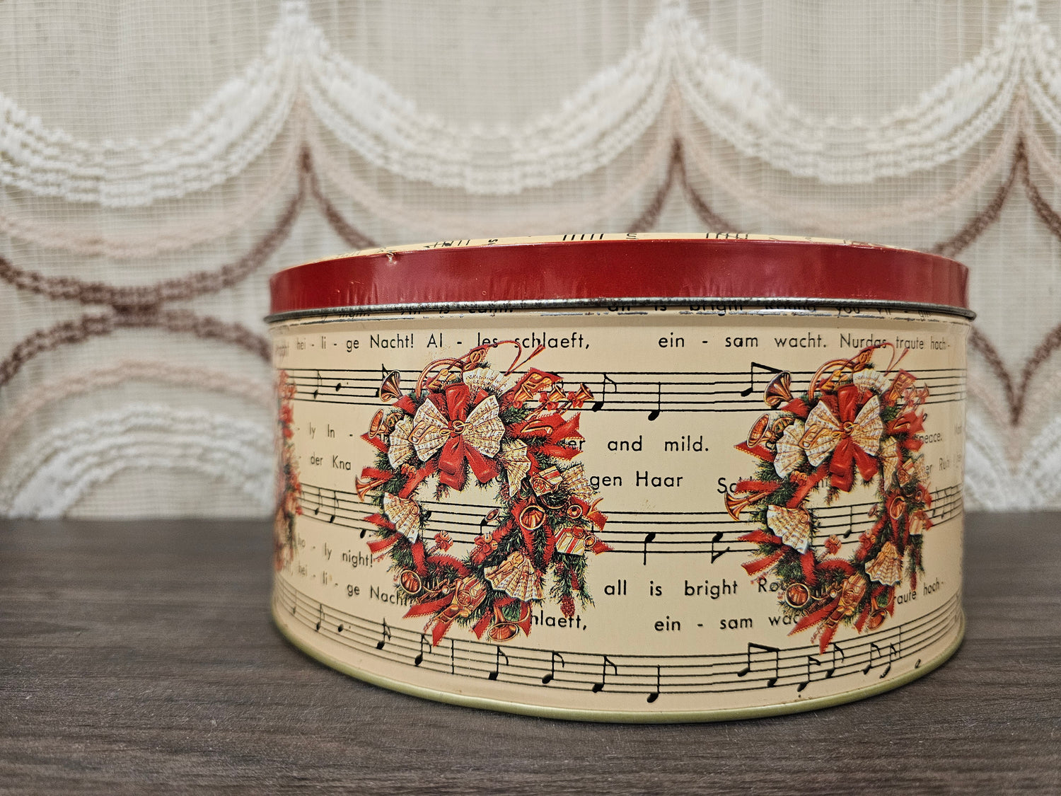 Vintage kerstblik Stille Nacht rond blik 20 cm met muziekblad en krans