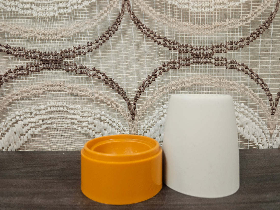 Vintage Tupperware eierdop oranje/wit jaren 70