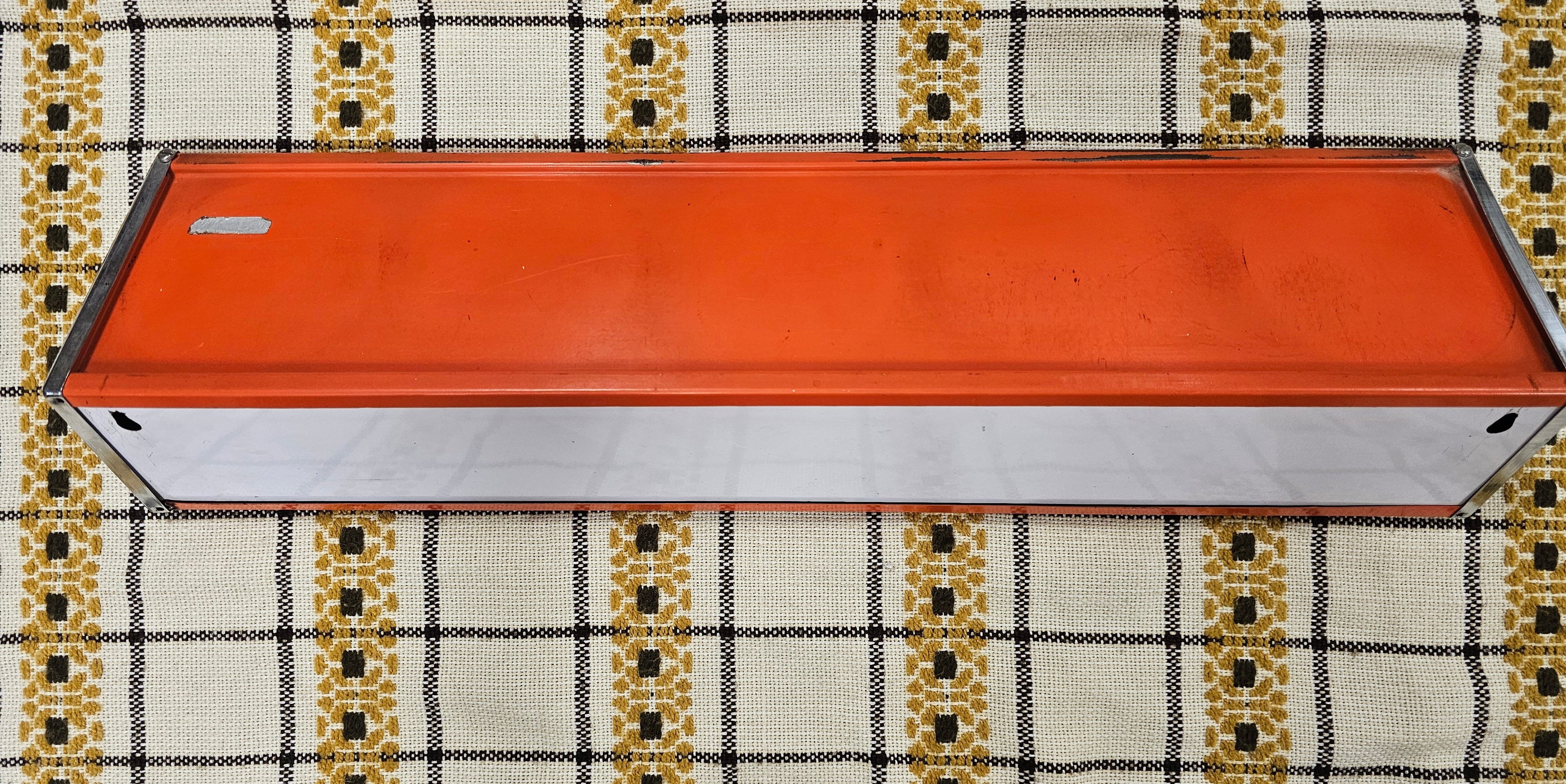 Brabantia planchet oranje metaal jaren 70 wandrek