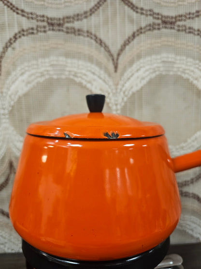 Vintage oranje fonduepan emaille met onderstel en brander