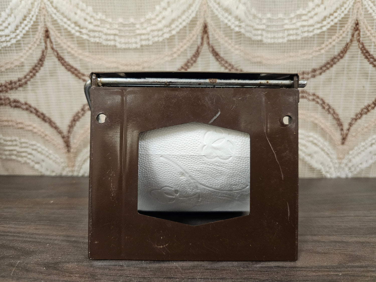 Brabantia wc-rolhouder boterbloem jaren ’70 wandmodel met klep