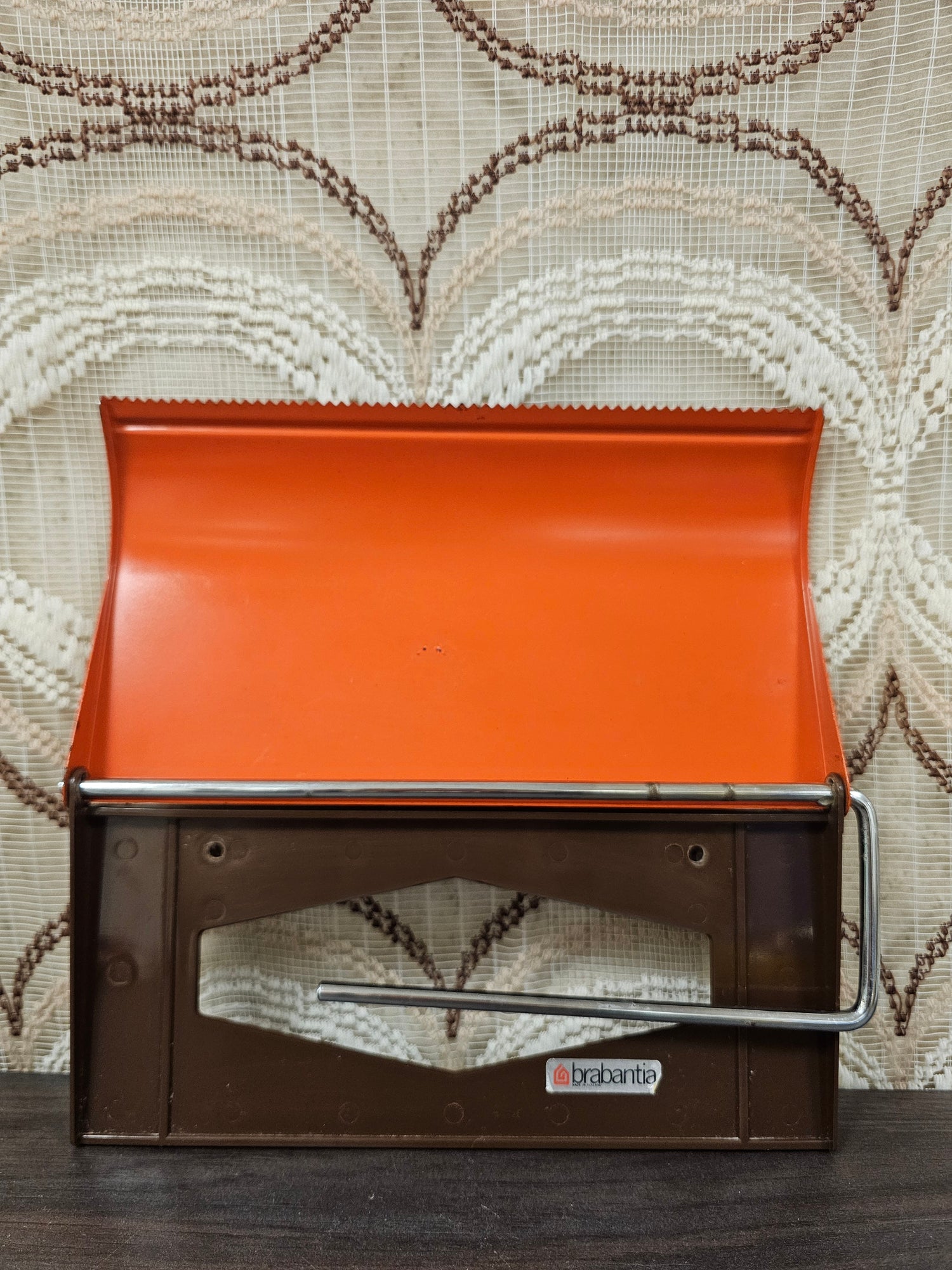 Brabantia keukenrolhouder wandmodel jaren ’70 bruin/oranje
