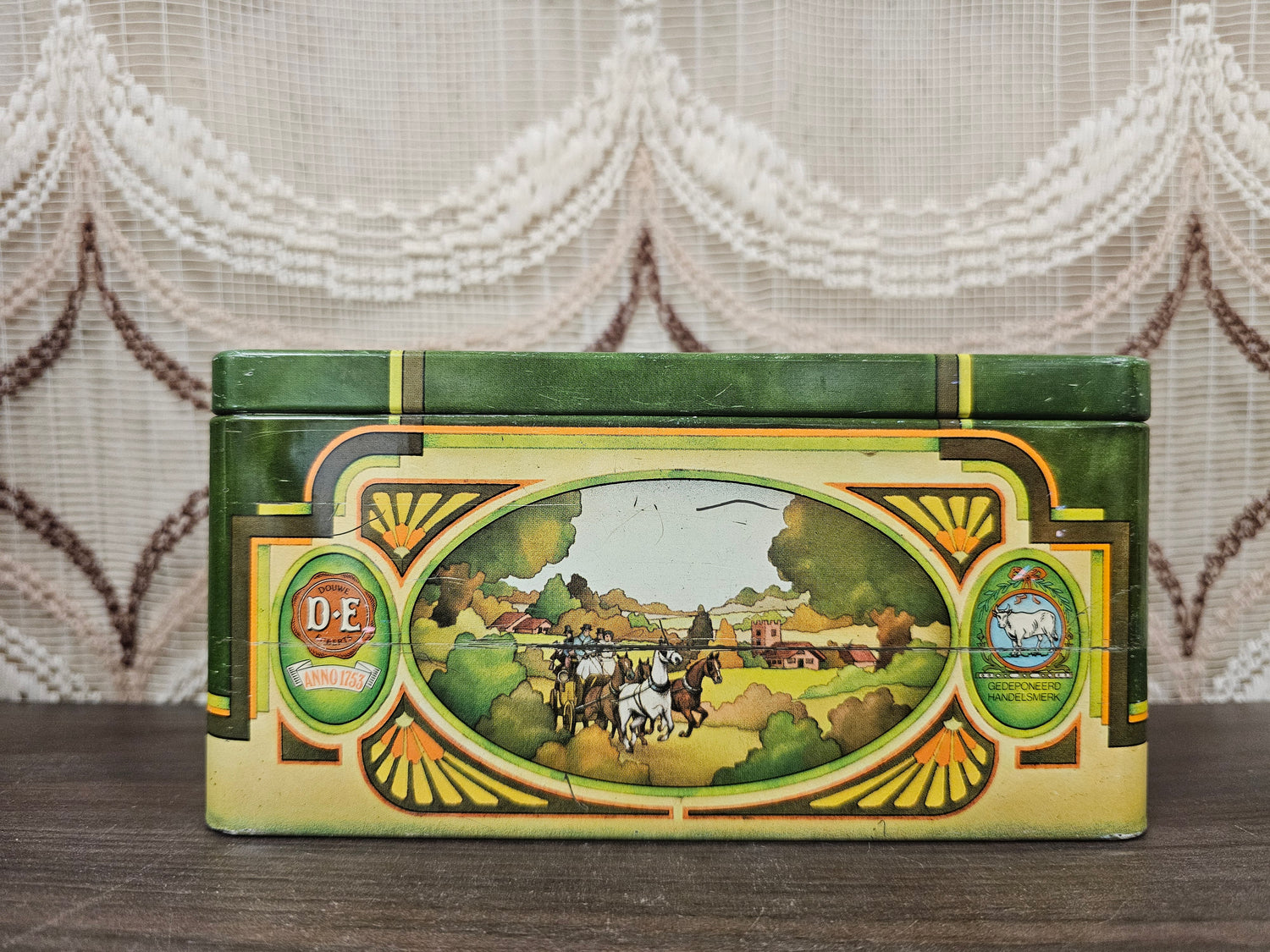 Vintage Douwe Egberts Pickwick theeblik