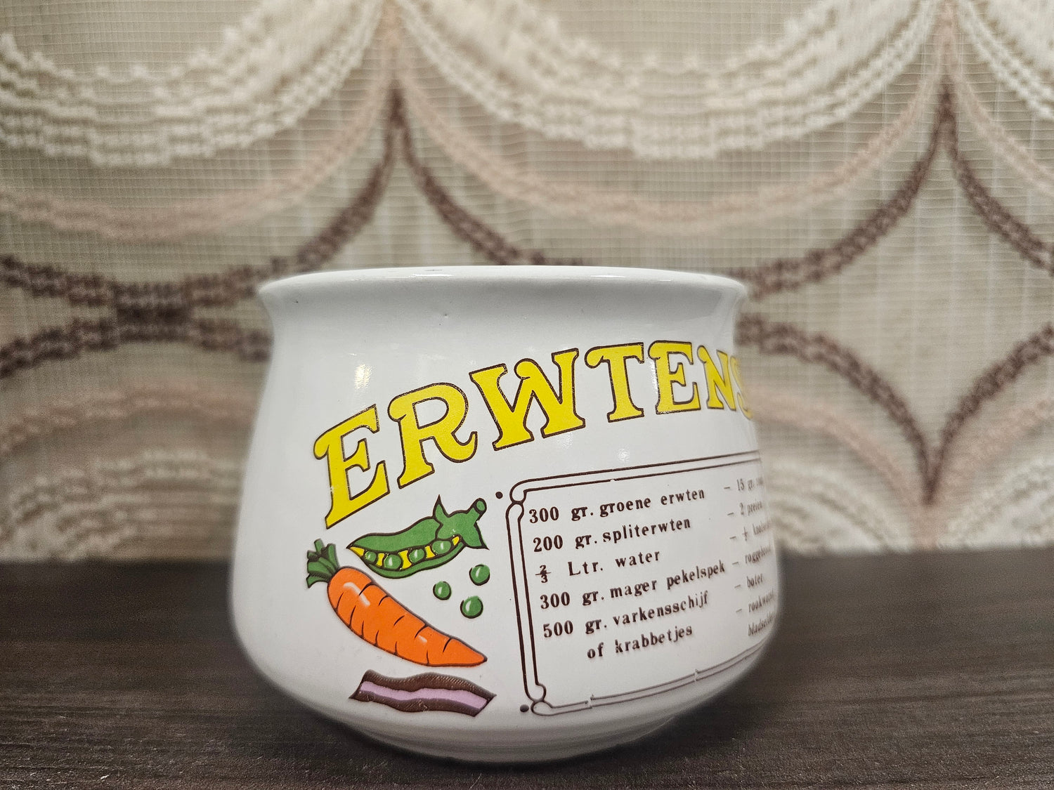 Vintage witte soepkom Erwtensoep