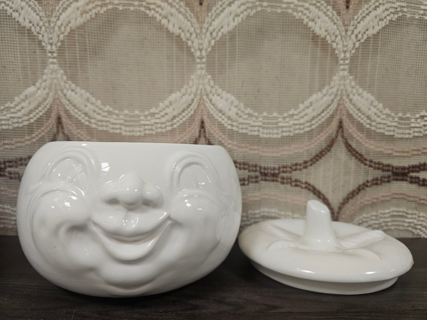 Grote vintage knoflookpot keramiek met gezicht