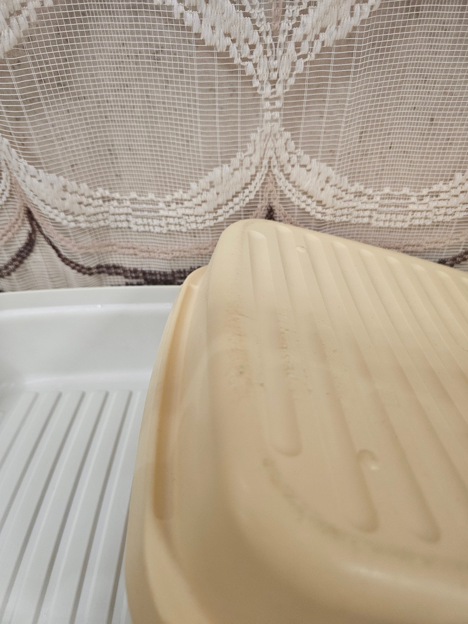 Tupperware Kornuit broodtrommel | Vintage jaren 80 kunststof