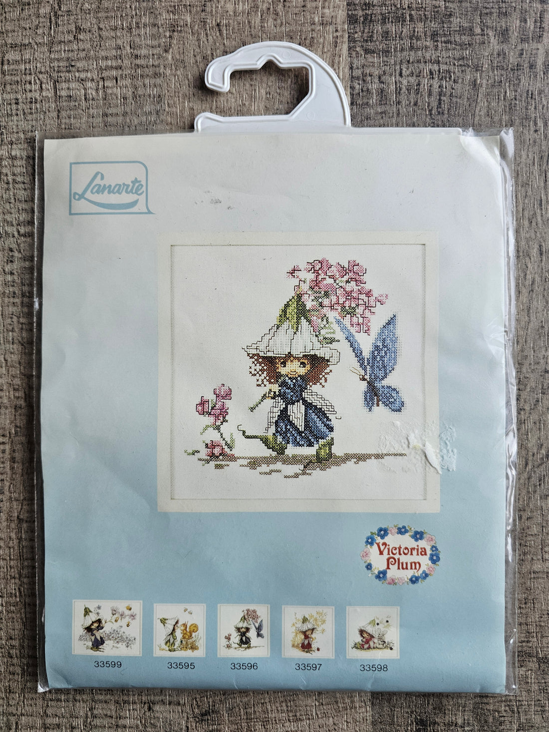 Victoria Plum borduurpakket 33596 vintage