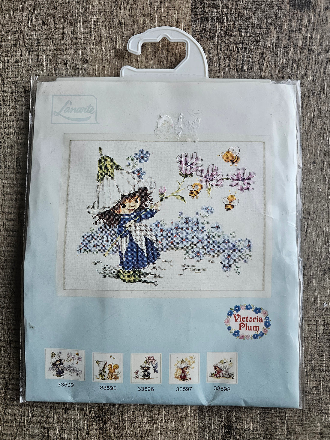 Victoria Plum borduurpakket 33599 vintage