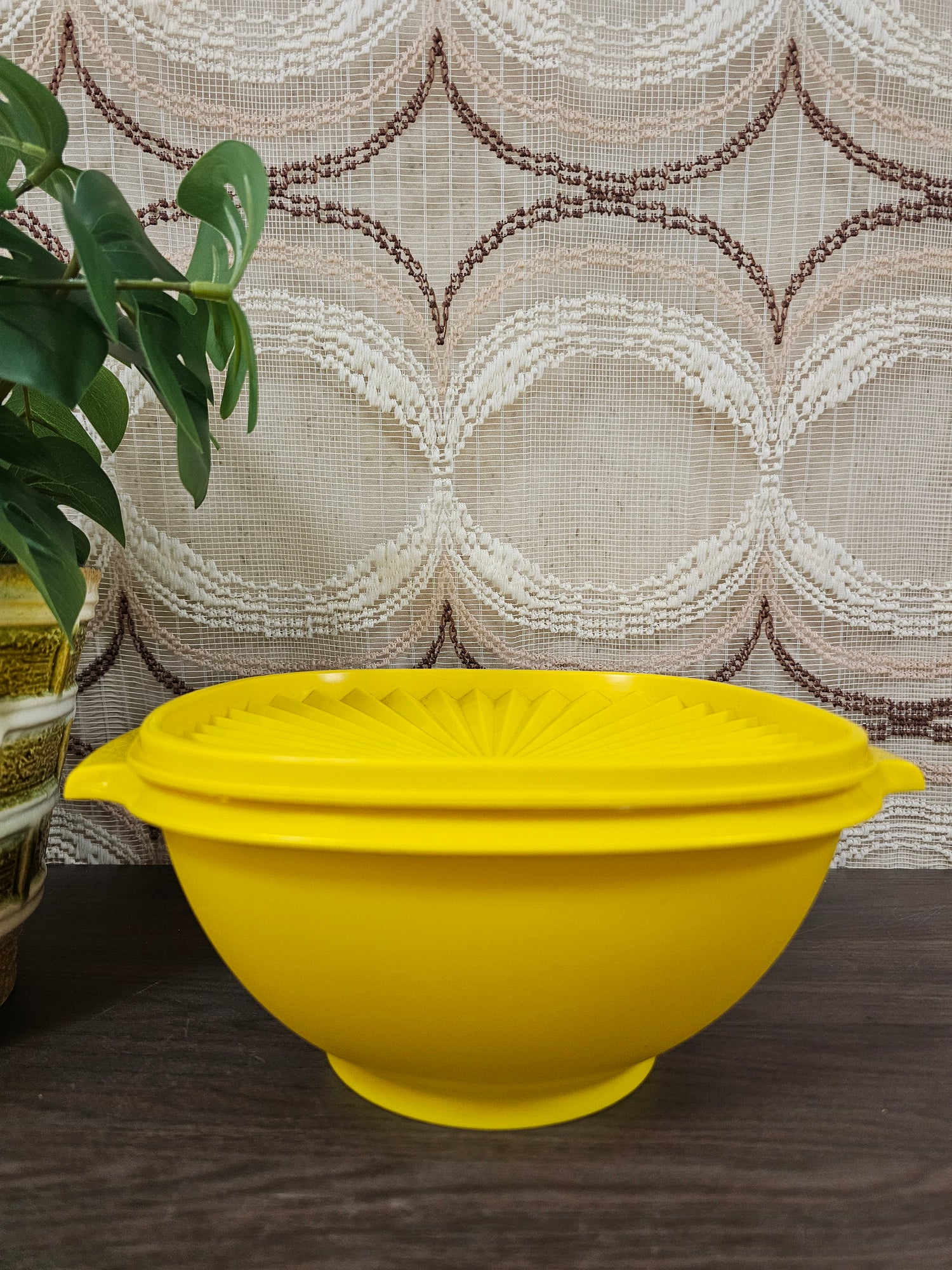 Tupperware kom met sterdeksel geel vintage 20 cm