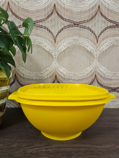 Tupperware kom met sterdeksel geel vintage 20 cm