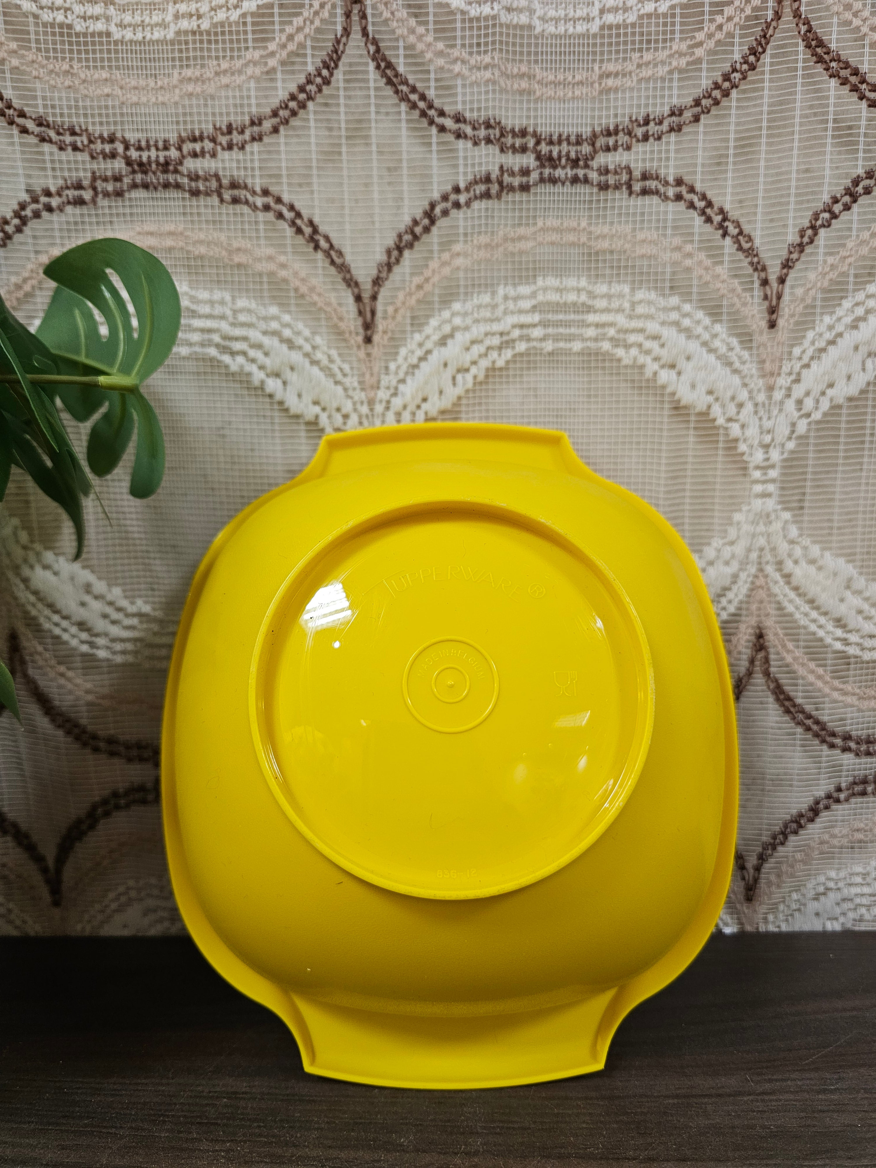Tupperware kom met sterdeksel geel vintage 20 cm
