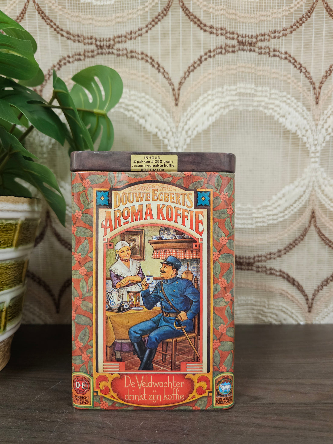 Vintage Douwe Egberts koffieblik met illustraties