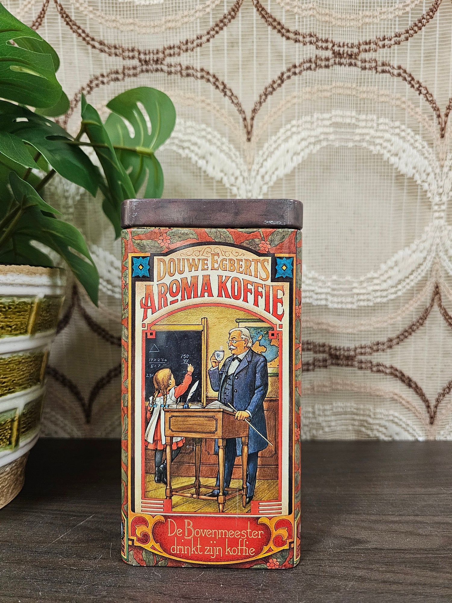 Vintage Douwe Egberts koffieblik met illustraties