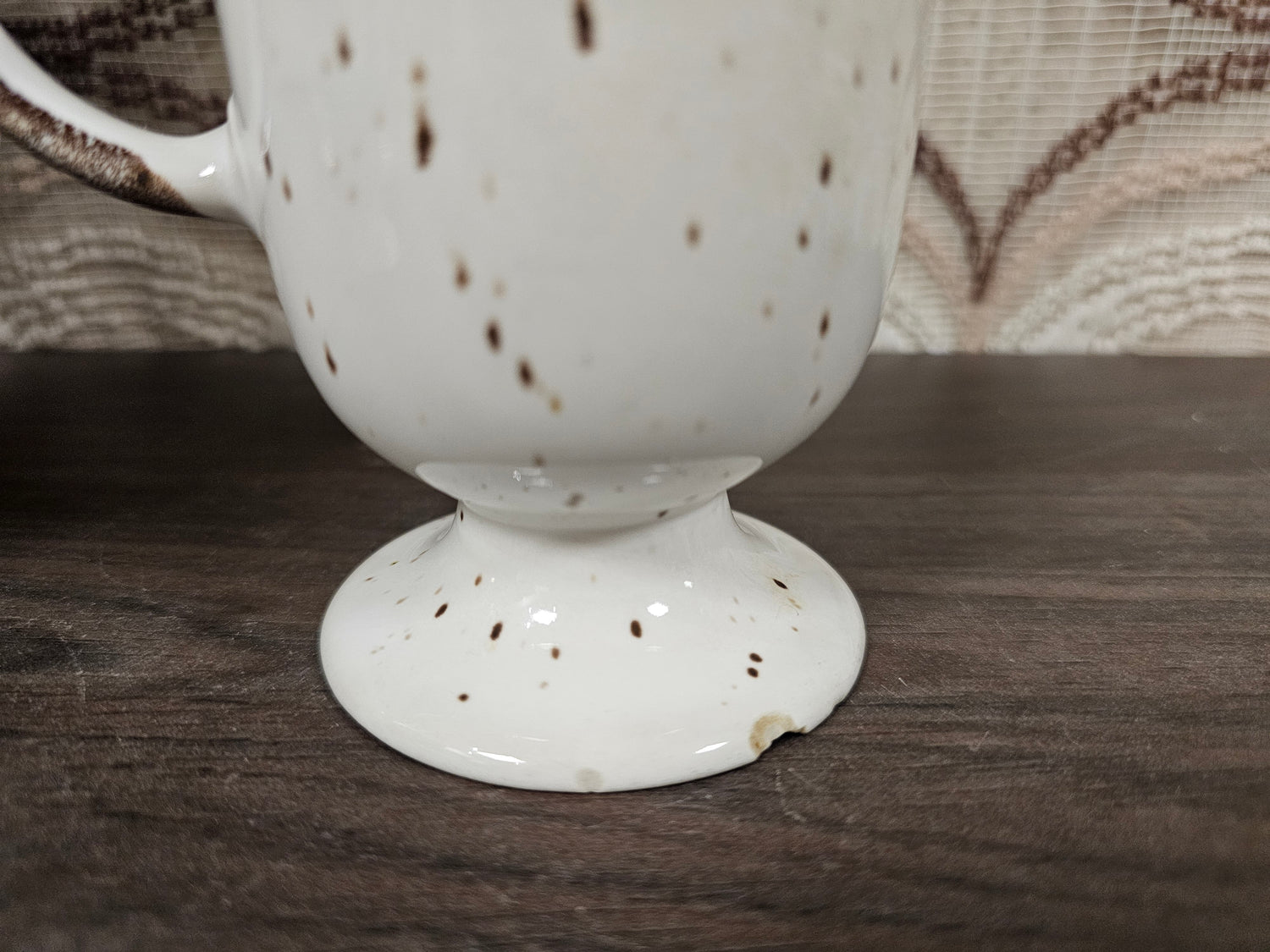 Wildflower vintage beker met voet rode bloemen