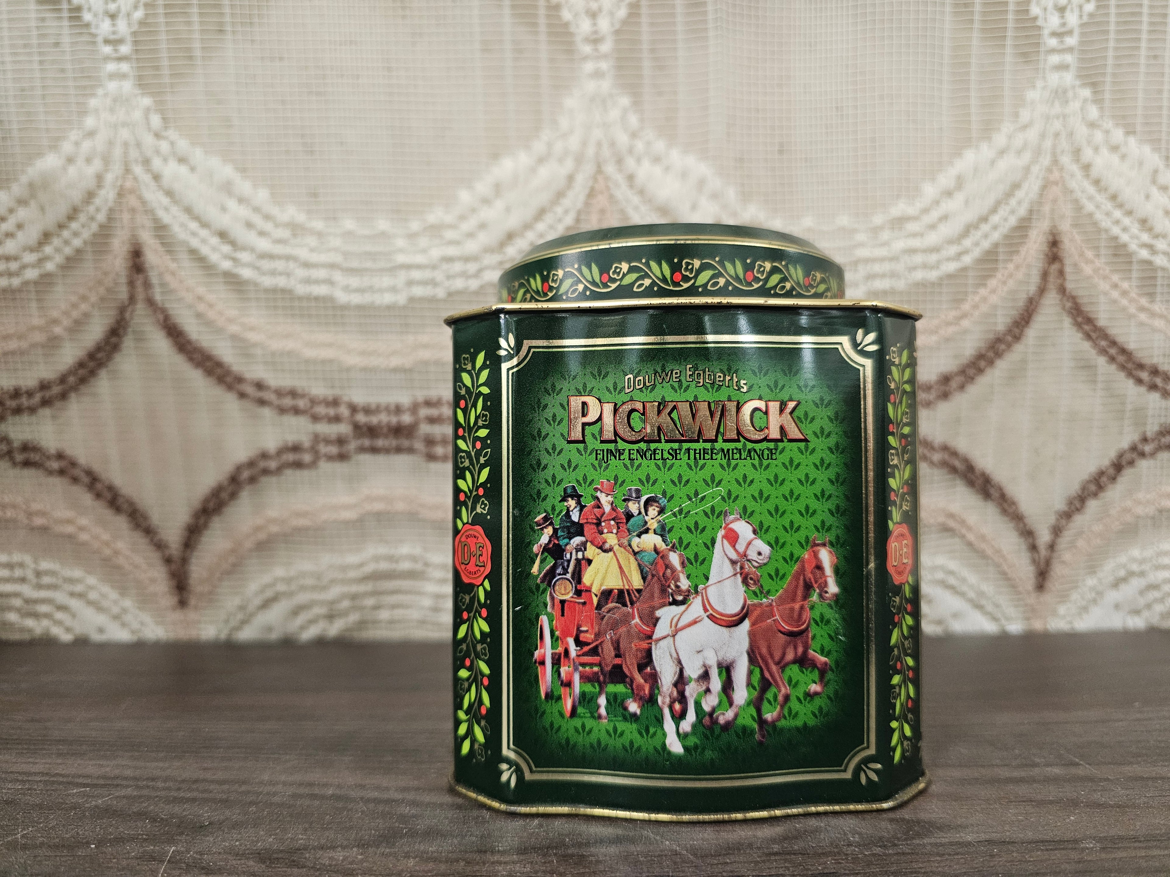 Vintage Pickwick theeblik koets – Douwe Egberts