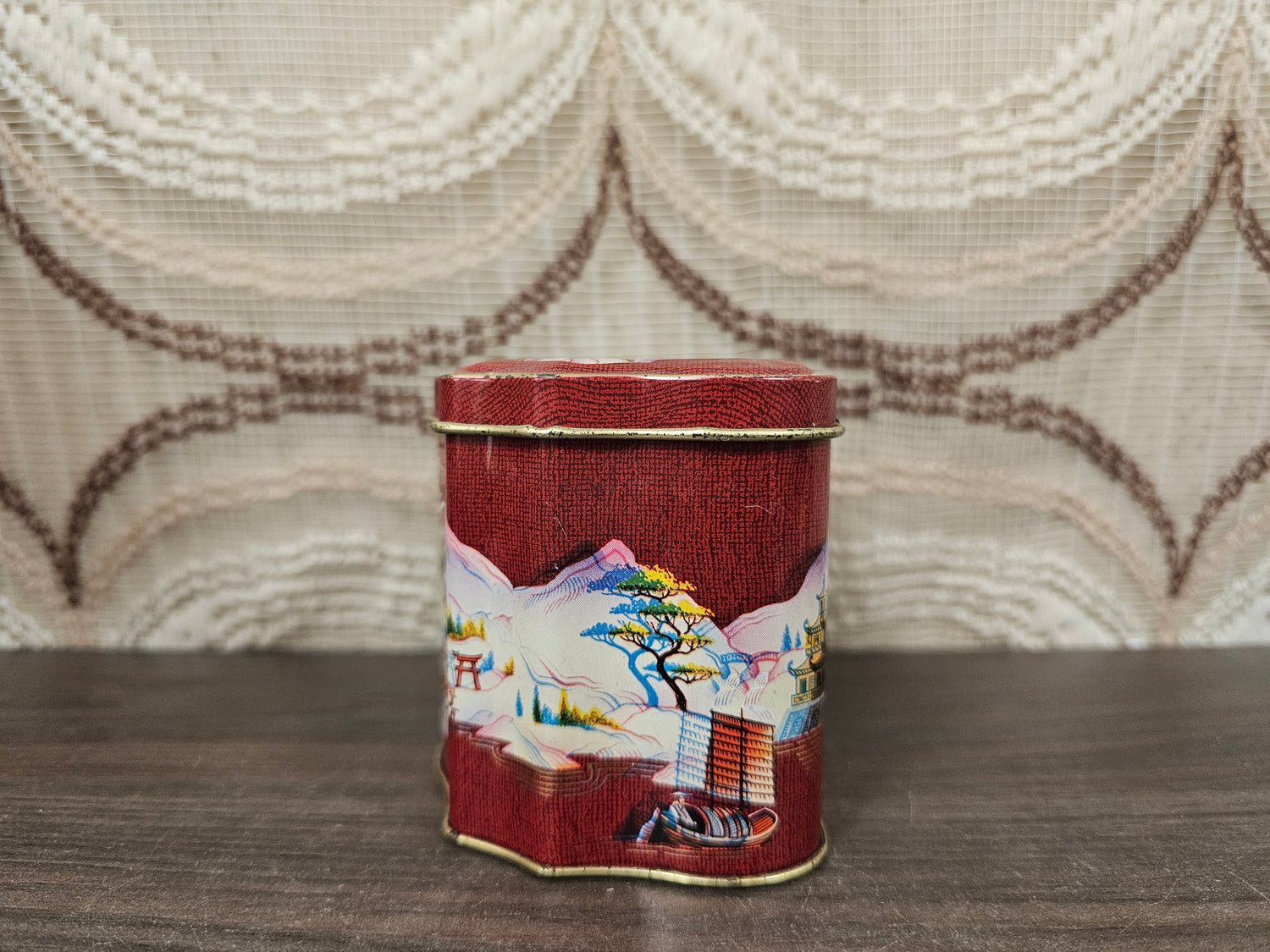 Chinees theeblik winter- rood met landschap