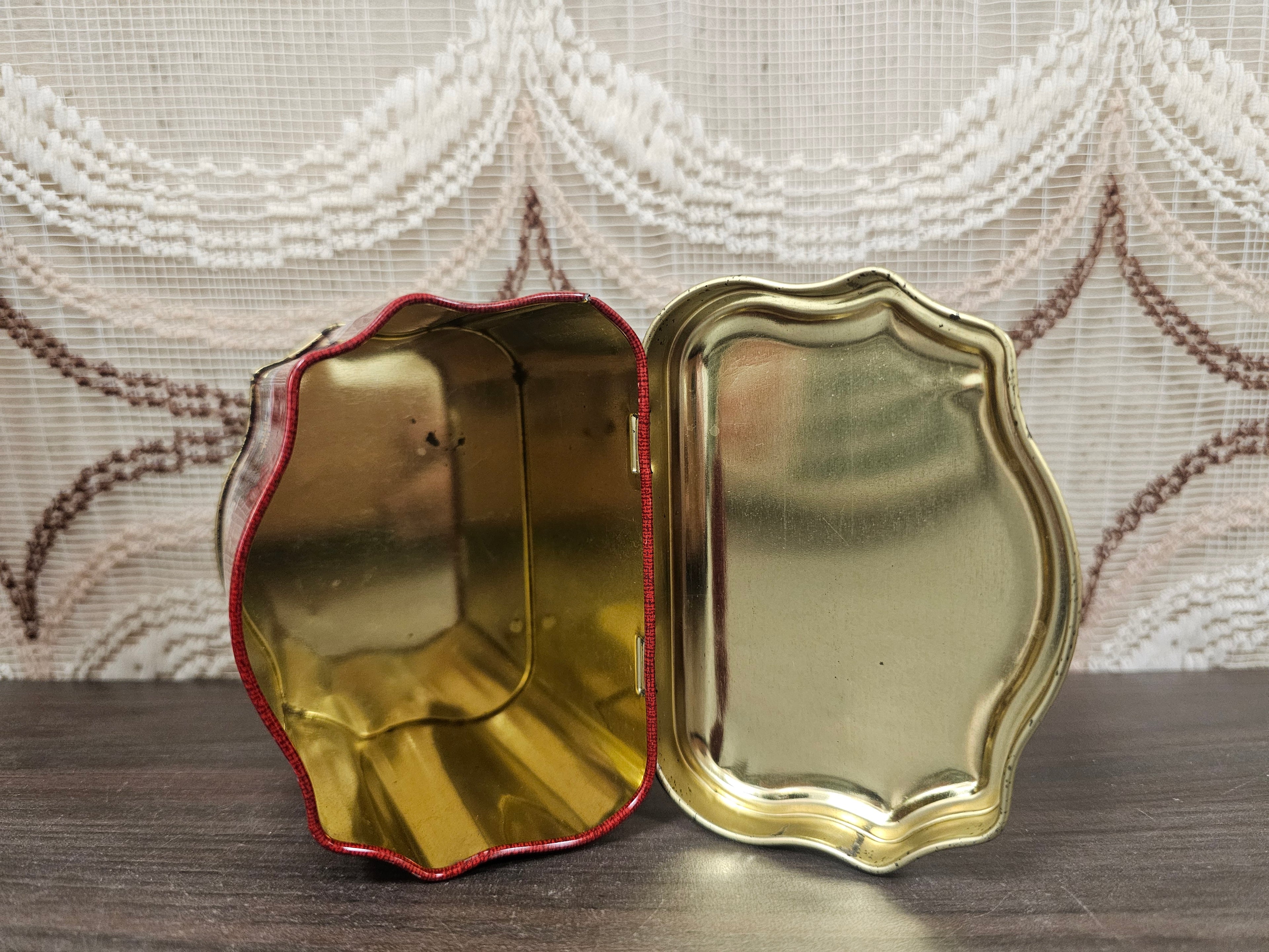 Chinees theeblik winter- rood met landschap